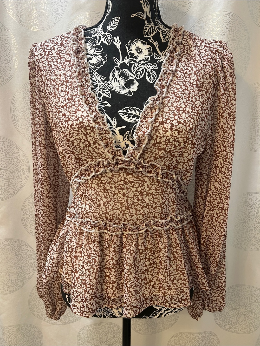 Mittoshop Open Back Long Sheer Sleeves Ruffle V-neck Blouse Women Medium M